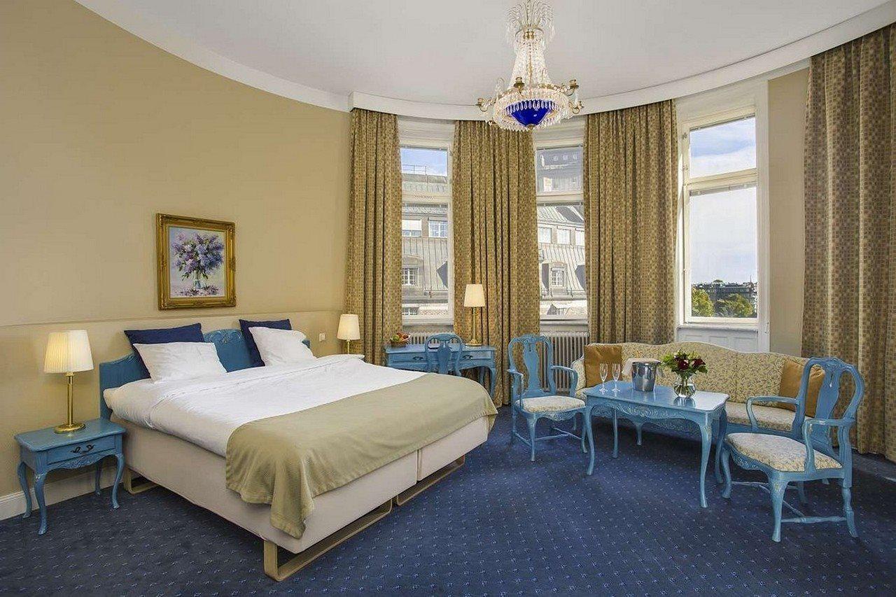 Crystal Plaza 3*