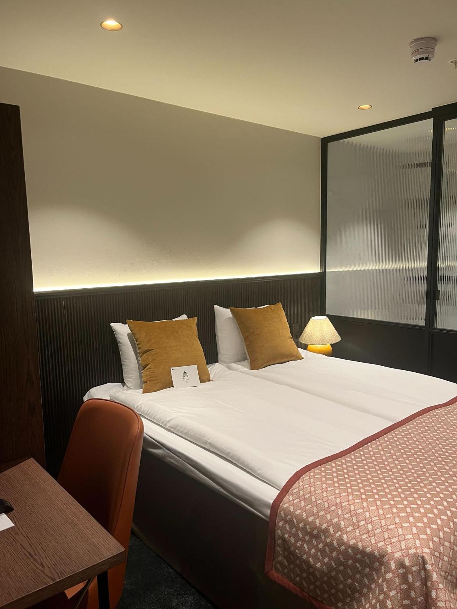 Crystal Plaza Hotel