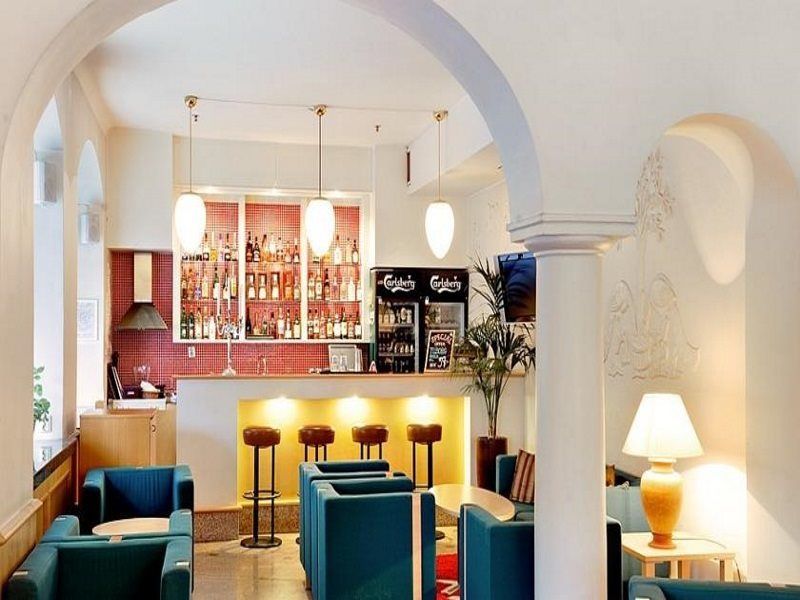 Crystal Plaza Hotel