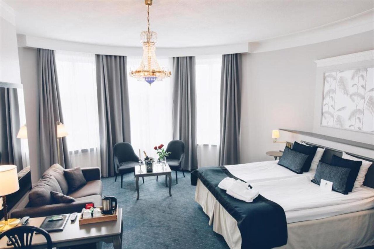 Hotel Crystal Plaza 3*