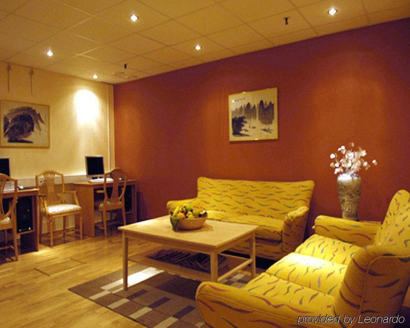 Hotel Crystal Plaza 3*