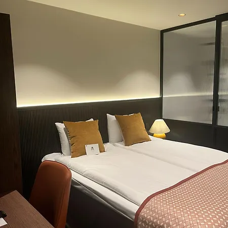 Crystal Plaza Hotel Stockholm Room photo