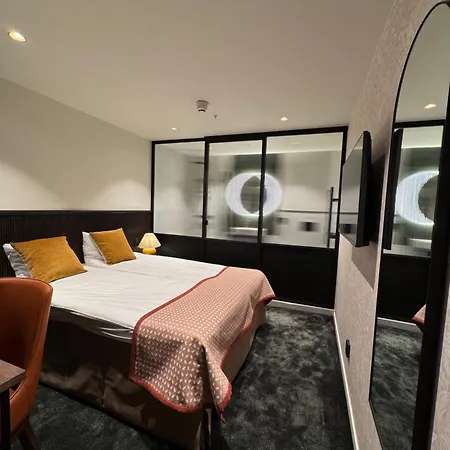 Crystal Plaza Hotel Stockholm Room photo