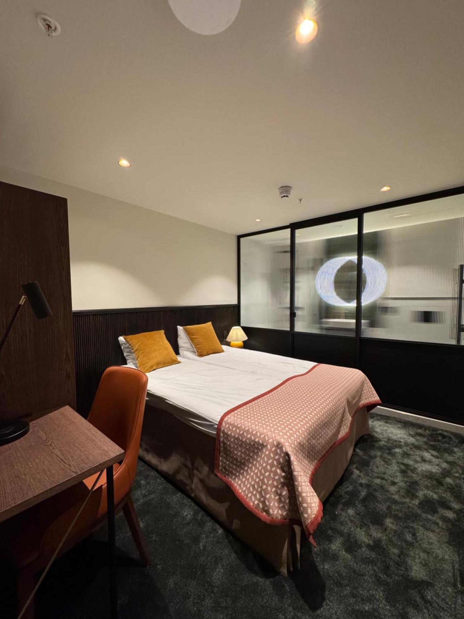Hotel Crystal Plaza 3*