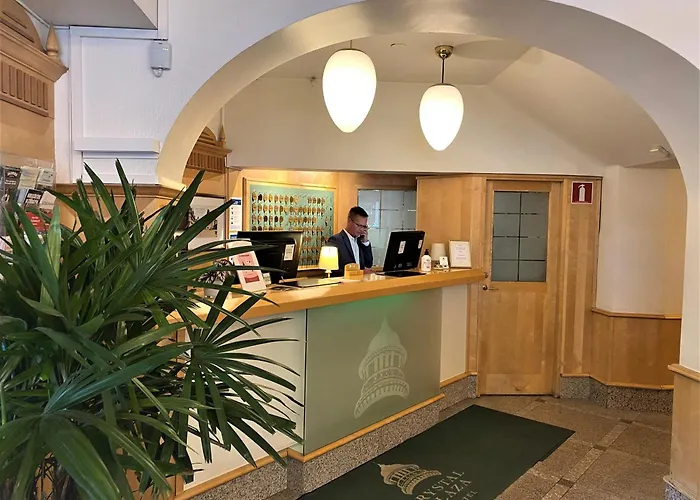 Crystal Plaza Hotel