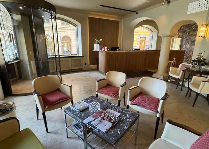 Crystal Plaza Hotel
