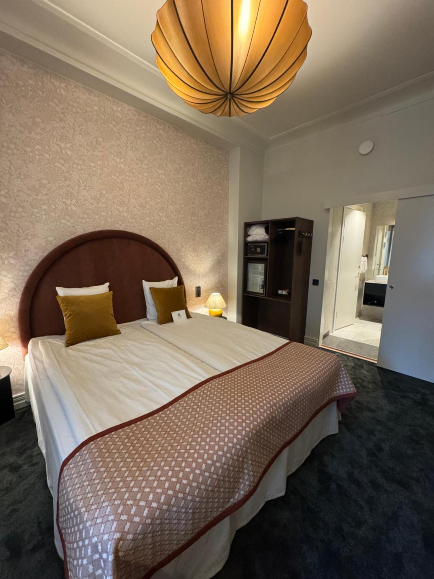 Hotel Crystal Plaza 3*