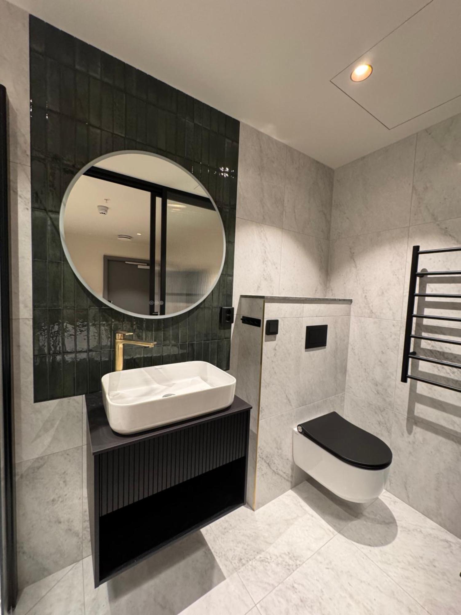 Crystal Plaza Hotel 3*