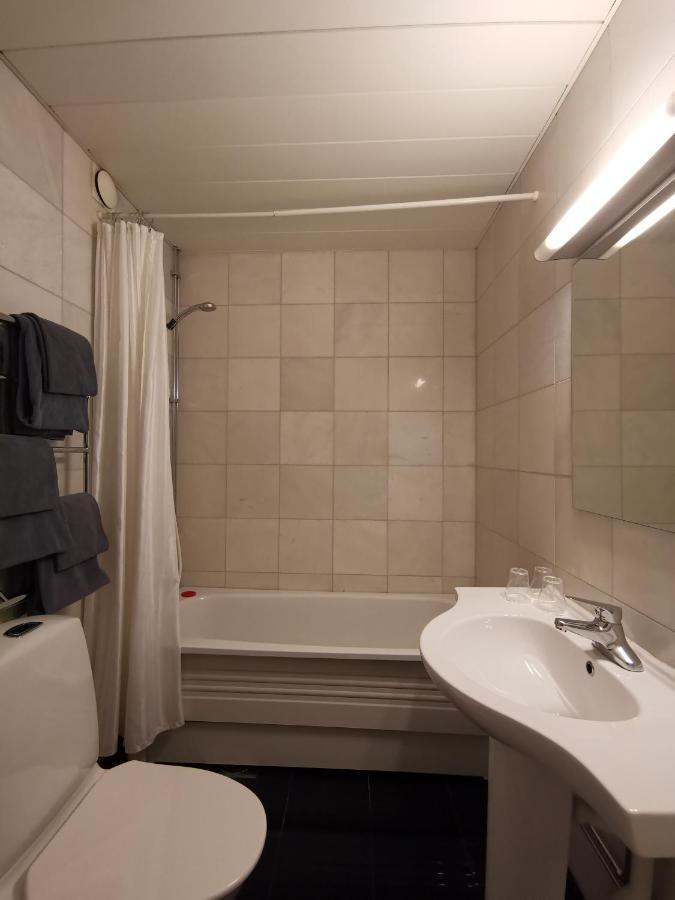 Crystal Plaza 3*